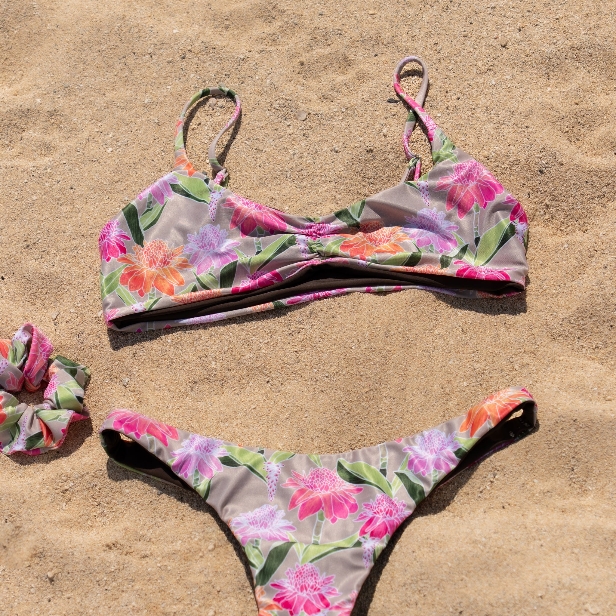Mokoliʻi Ruched Bikini Top Protea
