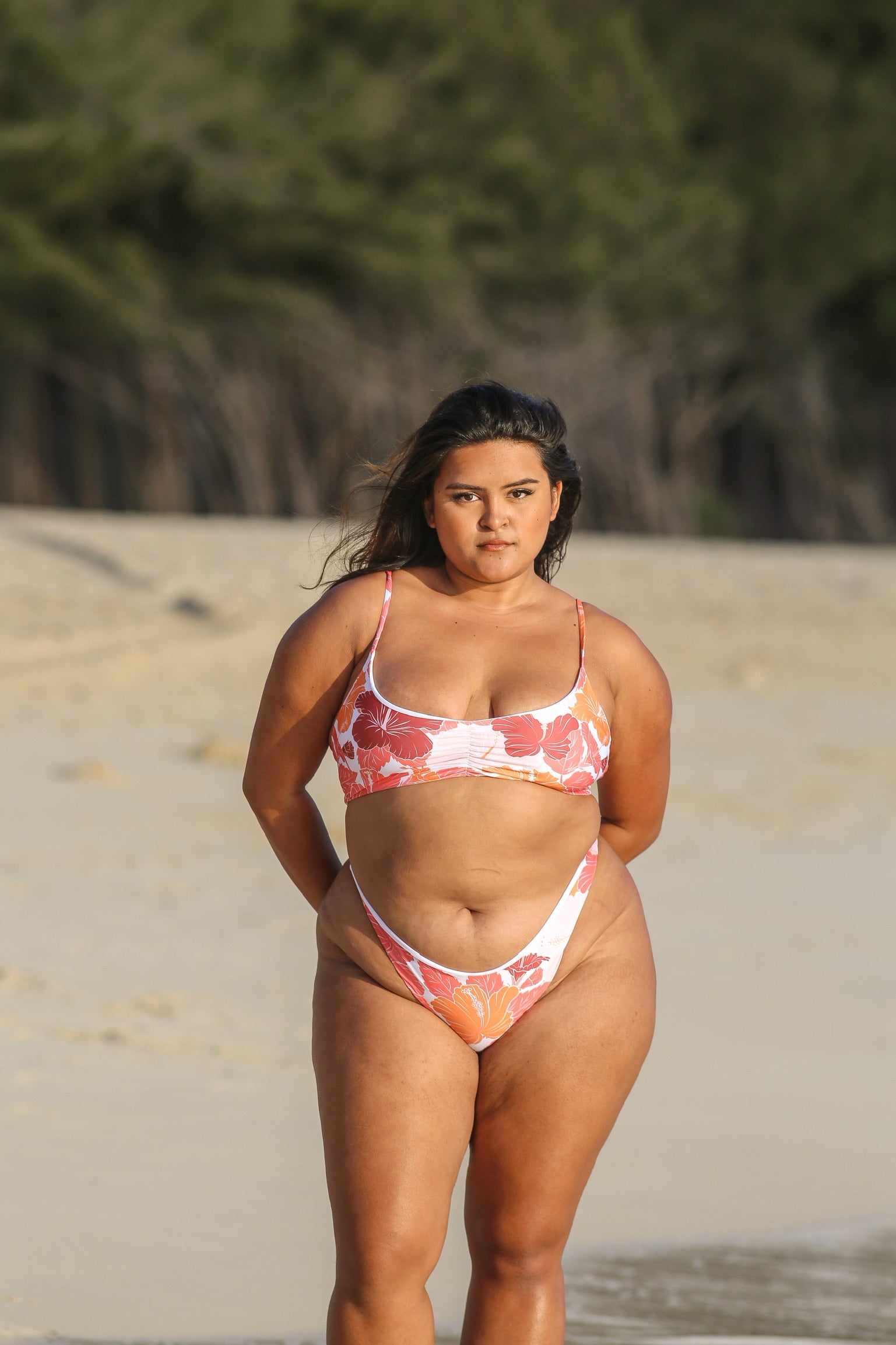 Mokoliʻi Ruched Bikini Top - Hibiscus Sunset
